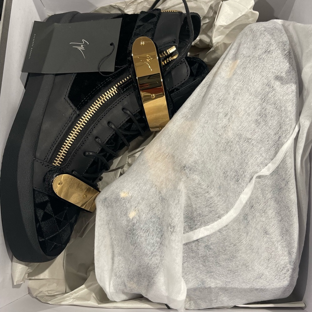 Brand new w tags